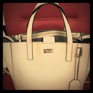 Barely Used Kate Spade Hand Bag